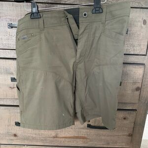 Kuhl KONFIDANT AIR Shorts. Men’s Size 35 waist/8in inseam.